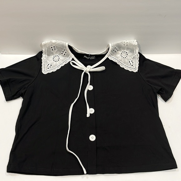 Shein black/white t-shirt embroidered collar 💐 - Picture 3 of 6